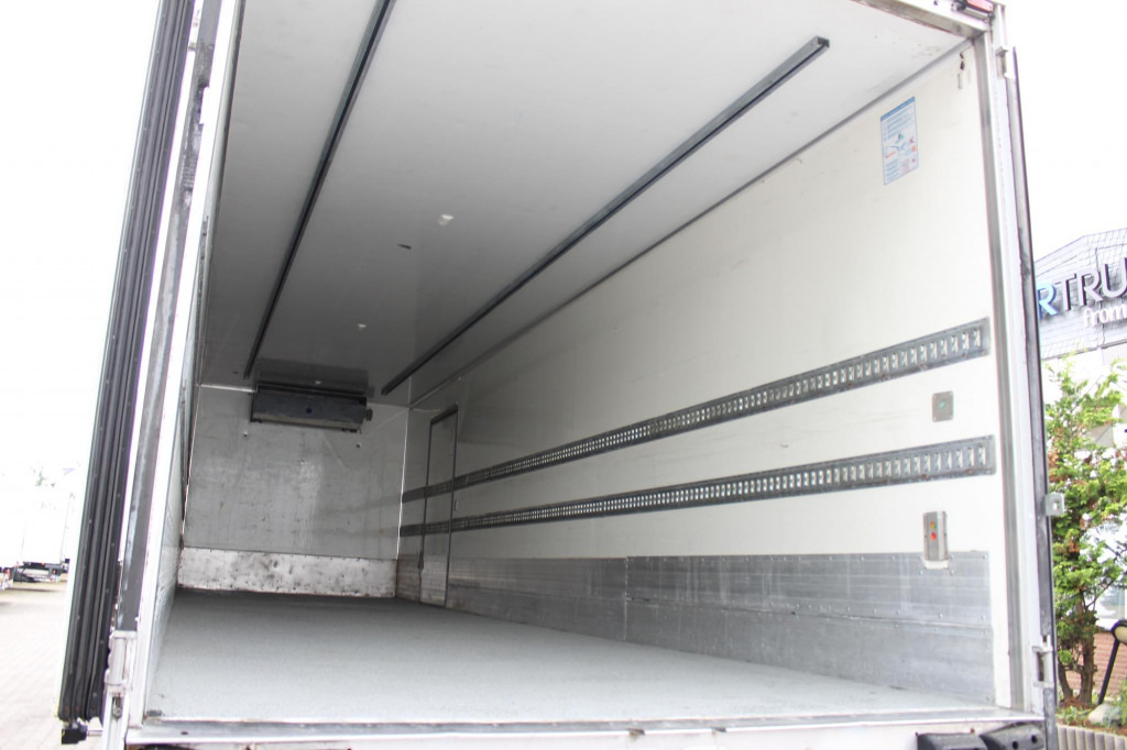 Mercedes-Benz Axor 1824 E5  Carrier Supra  Türen+LBW  Strom - Refrigerator truck: picture 2 Mercedes-Benz Axor 1824 E5  Carrier Supra  Türen+LBW  Strom - Refrigerator truck: picture 2