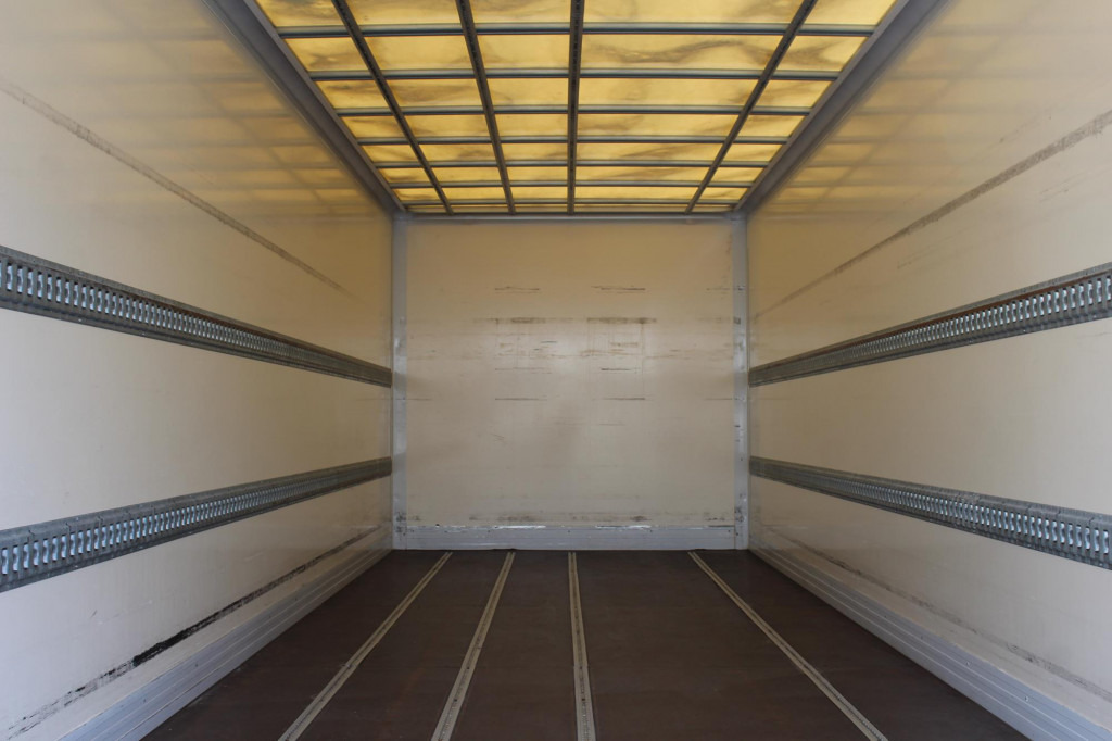 Mercedes-Benz Atego 1221 E6 Koffer Klima LDW Schalter LBW - Truck: picture 2 Mercedes-Benz Atego 1221 E6 Koffer Klima LDW Schalter LBW - Truck: picture 2