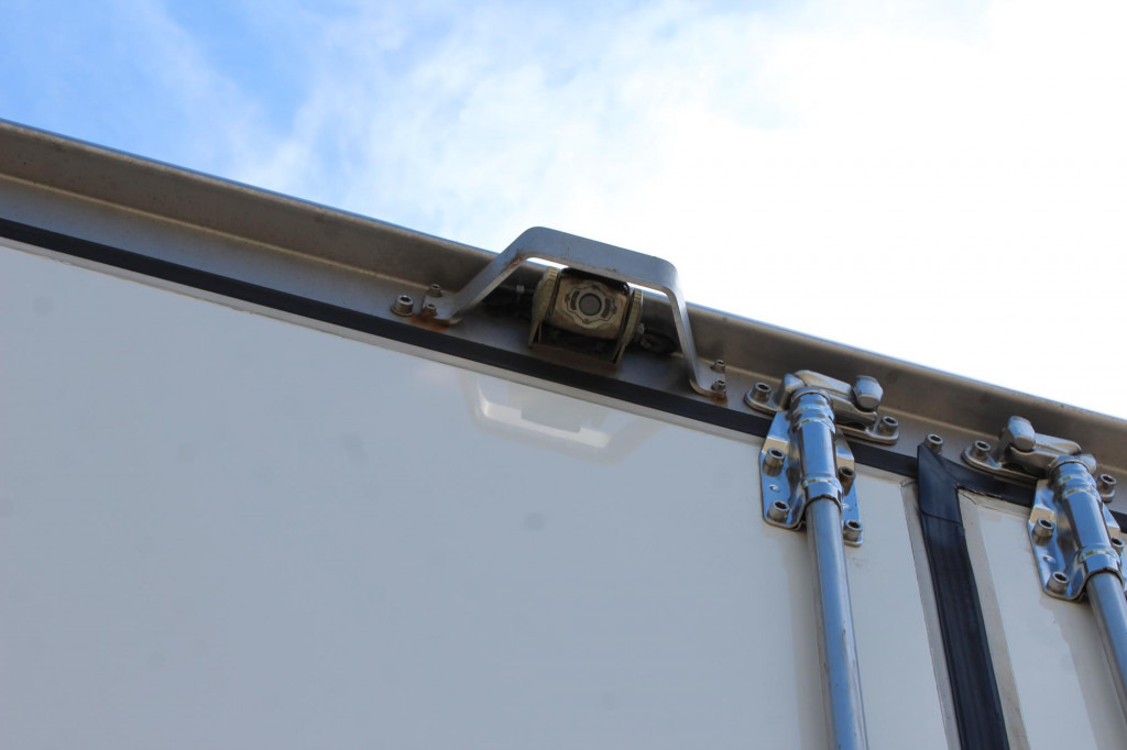 Volvo FL 260 E6  TK T800R  16t  Strom  Türen+LBW  FRC - Refrigerator truck: picture 5 Volvo FL 260 E6  TK T800R  16t  Strom  Türen+LBW  FRC - Refrigerator truck: picture 5