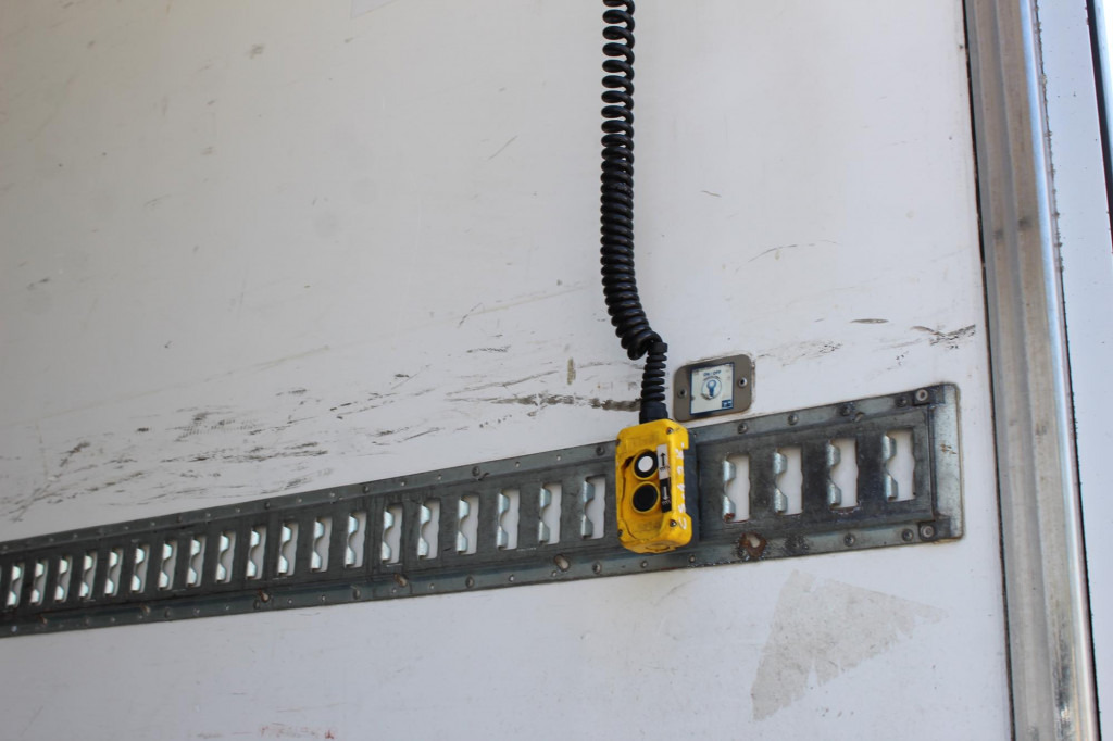 Volvo FL 260 E6  TK T800R  16t  Strom  Türen+LBW  FRC - Refrigerator truck: picture 3 Volvo FL 260 E6  TK T800R  16t  Strom  Türen+LBW  FRC - Refrigerator truck: picture 3