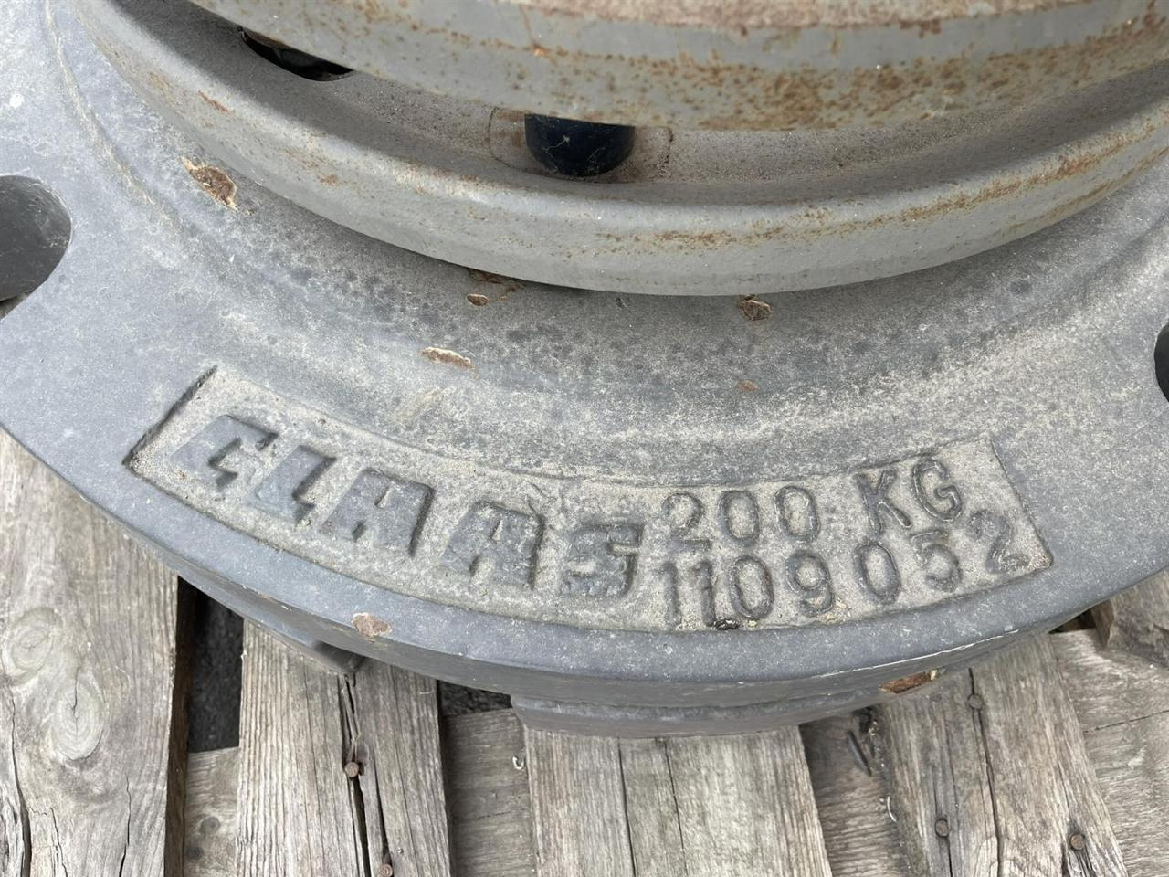 CLAAS Radgewichte 1109052, Claasnummer: 1125681.0 - Attachment: picture 3 CLAAS Radgewichte 1109052, Claasnummer: 1125681.0 - Attachment: picture 3