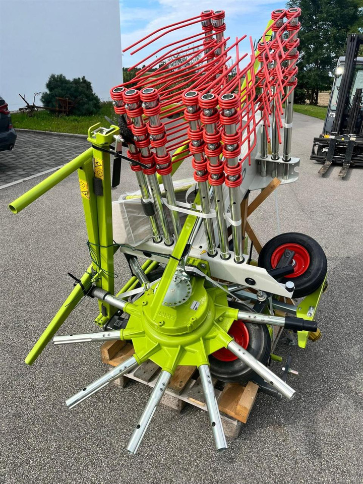 CLAAS Liner 370 Tandem / NEU und UNBENUTZT / Baujahr 202 - Tedder/ Rake: picture 3 CLAAS Liner 370 Tandem / NEU und UNBENUTZT / Baujahr 202 - Tedder/ Rake: picture 3