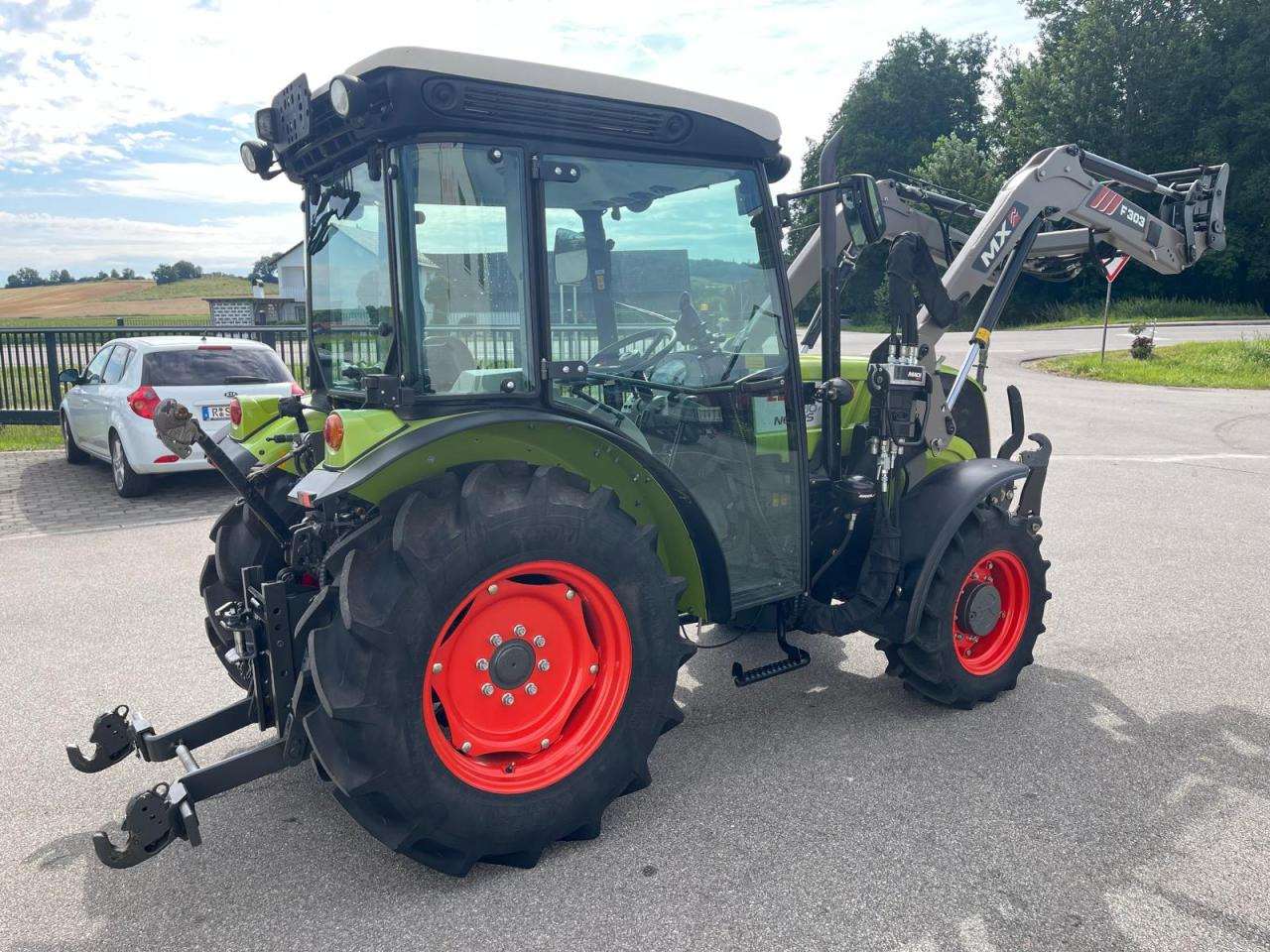 CLAAS Nexos 210 mit Frontlader und Frontzapfwelle, erst 236 Betriebsstunden, neuwertiger Zustand - Farm tractor: picture 5 CLAAS Nexos 210 mit Frontlader und Frontzapfwelle, erst 236 Betriebsstunden, neuwertiger Zustand - Farm tractor: picture 5