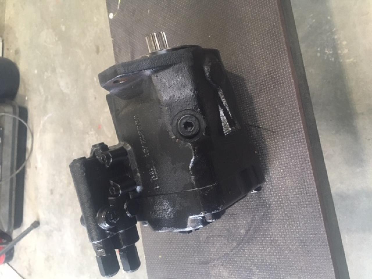 Case-IH Hydraulikp. MX 170 - Hydraulic pump for: picture 1 Case-IH Hydraulikp. MX 170 - Hydraulic pump for: picture 1