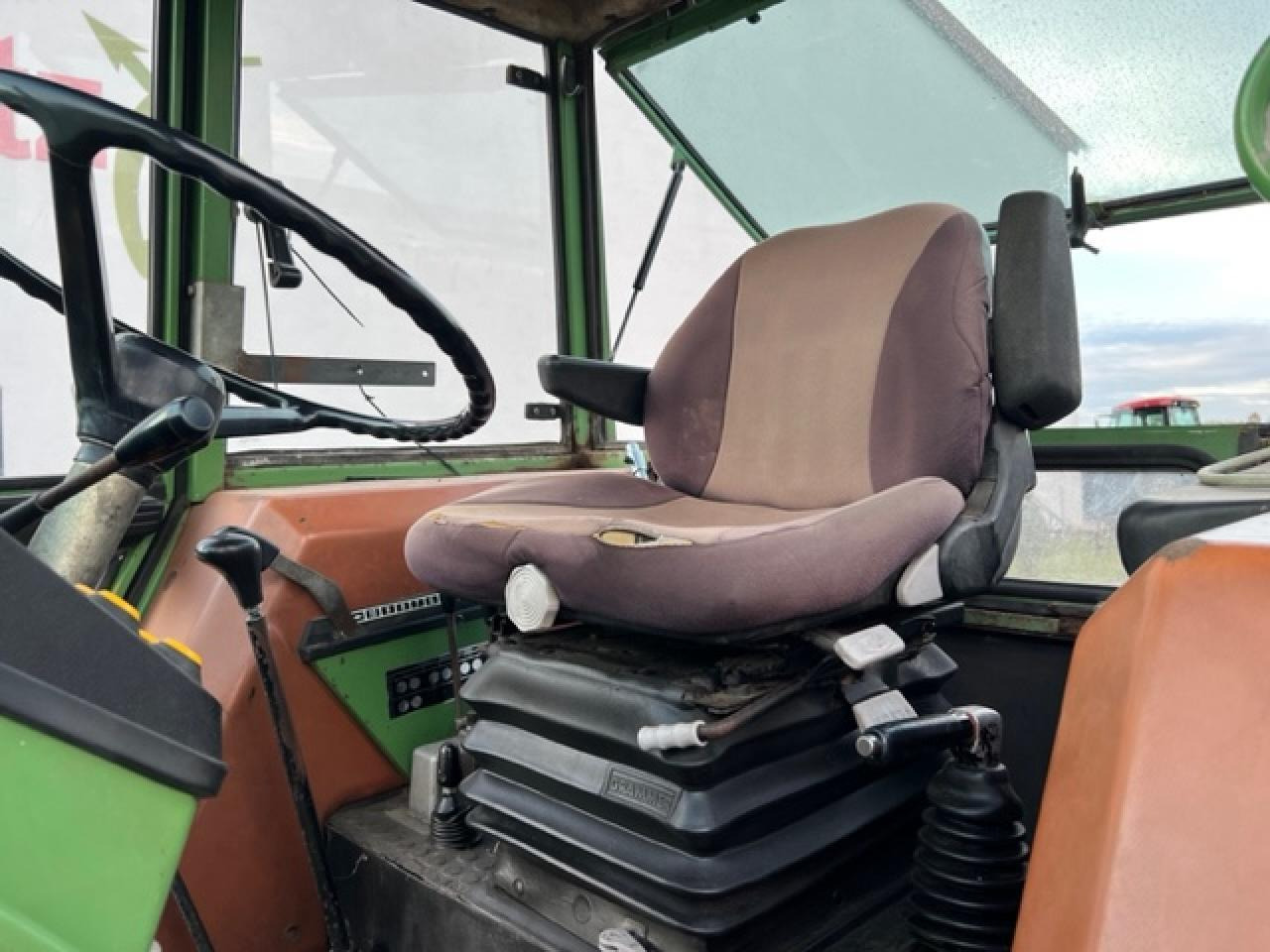 Farm tractor Fendt Farmer 306 LS, ca. 9516 Bh, Baujahr 1982: picture 9