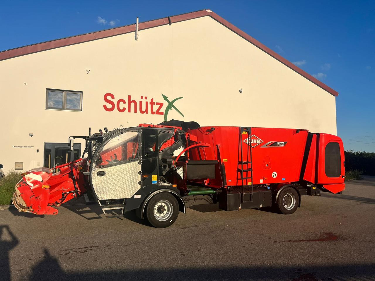 Kuhn 14.2 CS / Futtermischwagen / 2 Schnecken - Forage mixer wagon: picture 1 Kuhn 14.2 CS / Futtermischwagen / 2 Schnecken - Forage mixer wagon: picture 1