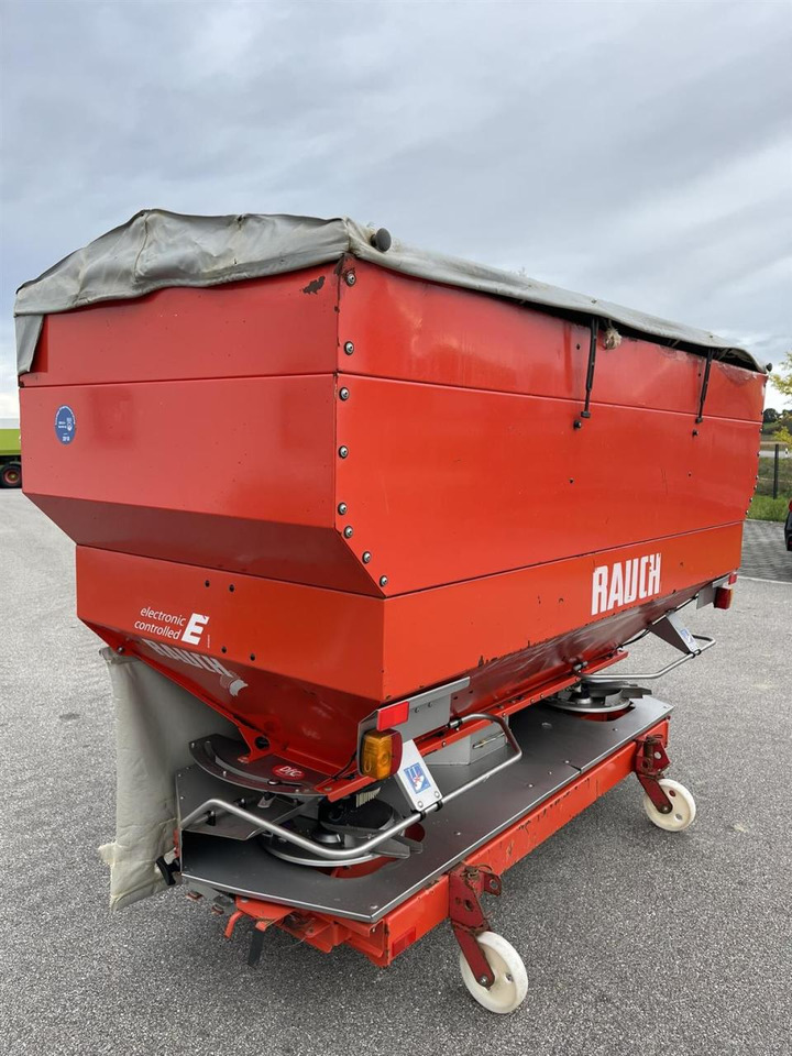Rauch Axera H EMC 1102 mit Rauch Quantron P Bedienterminal, Abdeckplane, Rollvorrichtung - Fertilizer spreader: picture 3 Rauch Axera H EMC 1102 mit Rauch Quantron P Bedienterminal, Abdeckplane, Rollvorrichtung - Fertilizer spreader: picture 3