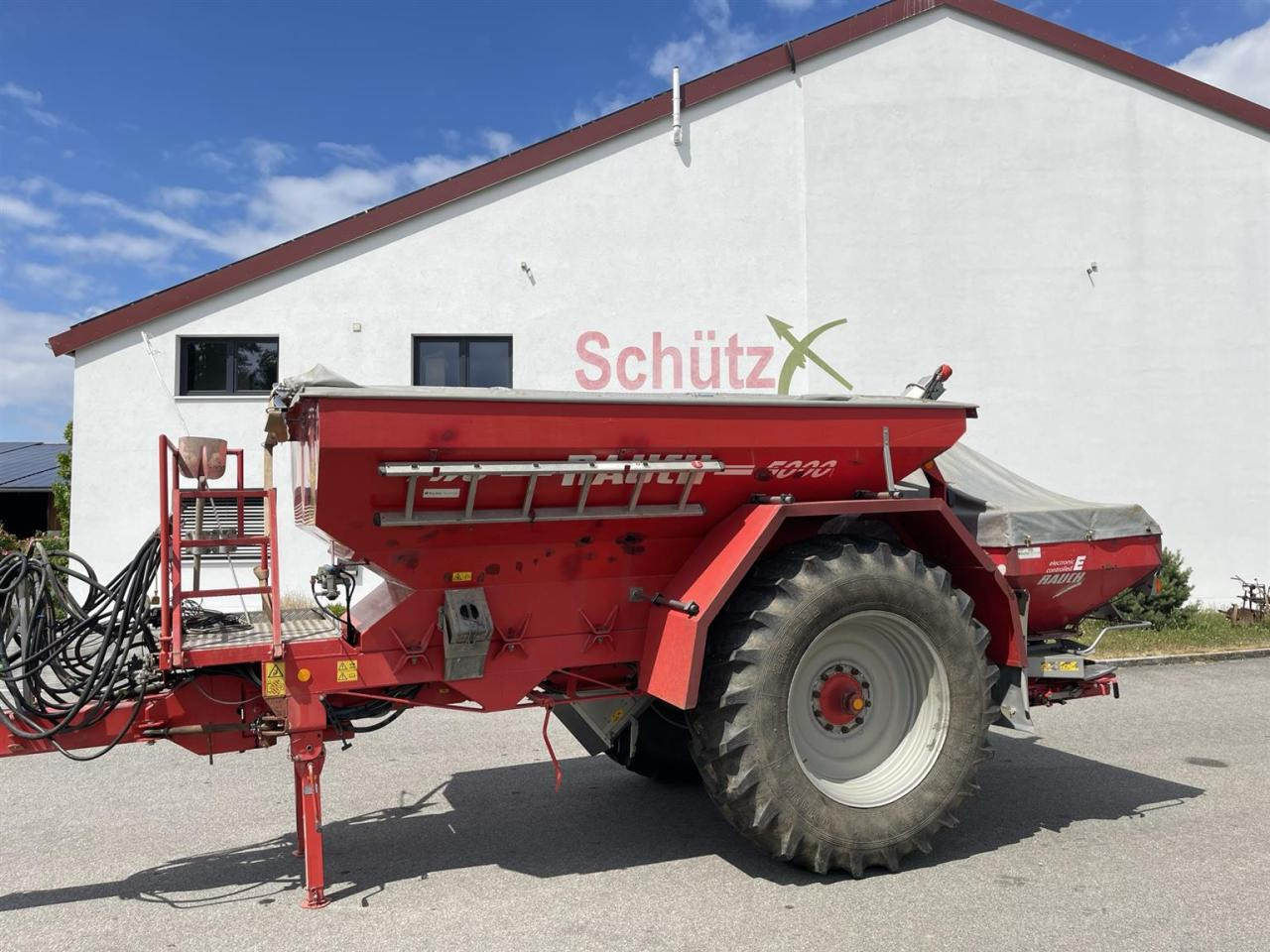 Rauch TWS 5000 Düngerwagen mit Deichsel-Lenkung und Streuer Axera H-EMC, gepflegter Zustand - Fertilizer spreader: picture 2 Rauch TWS 5000 Düngerwagen mit Deichsel-Lenkung und Streuer Axera H-EMC, gepflegter Zustand - Fertilizer spreader: picture 2