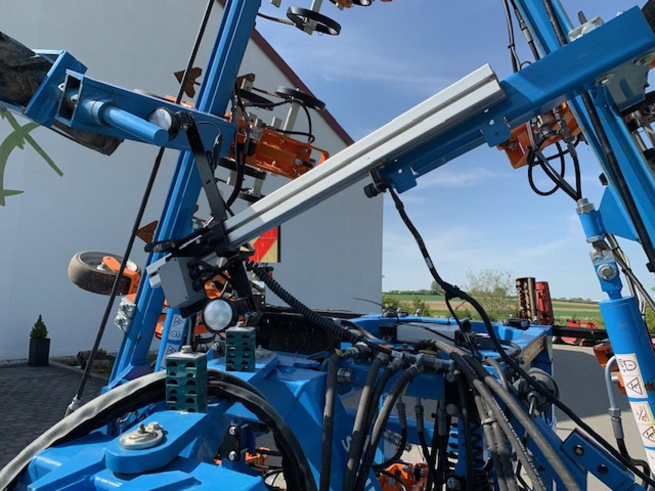 Schmotzer 8-reihiges Hackgerät, 75 cm Abstand, mit Verschieberahmen, mit Section Controll, Baujahr 2019 - Soil tillage equipment: picture 5 Schmotzer 8-reihiges Hackgerät, 75 cm Abstand, mit Verschieberahmen, mit Section Controll, Baujahr 2019 - Soil tillage equipment: picture 5