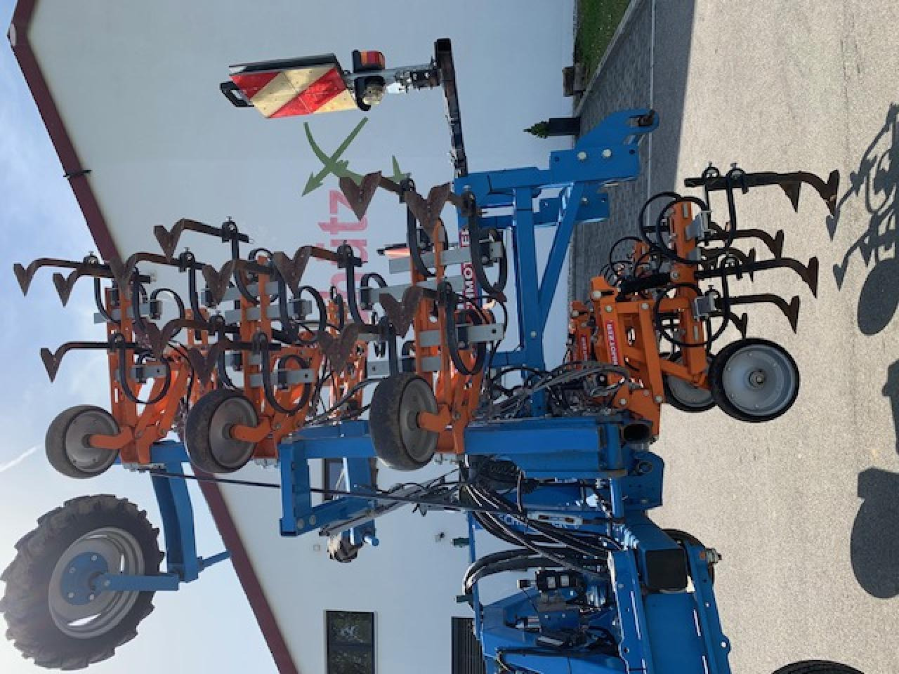 Schmotzer 8-reihiges Hackgerät, 75 cm Abstand, mit Verschieberahmen, mit Section Controll, Baujahr 2019 - Soil tillage equipment: picture 2 Schmotzer 8-reihiges Hackgerät, 75 cm Abstand, mit Verschieberahmen, mit Section Controll, Baujahr 2019 - Soil tillage equipment: picture 2