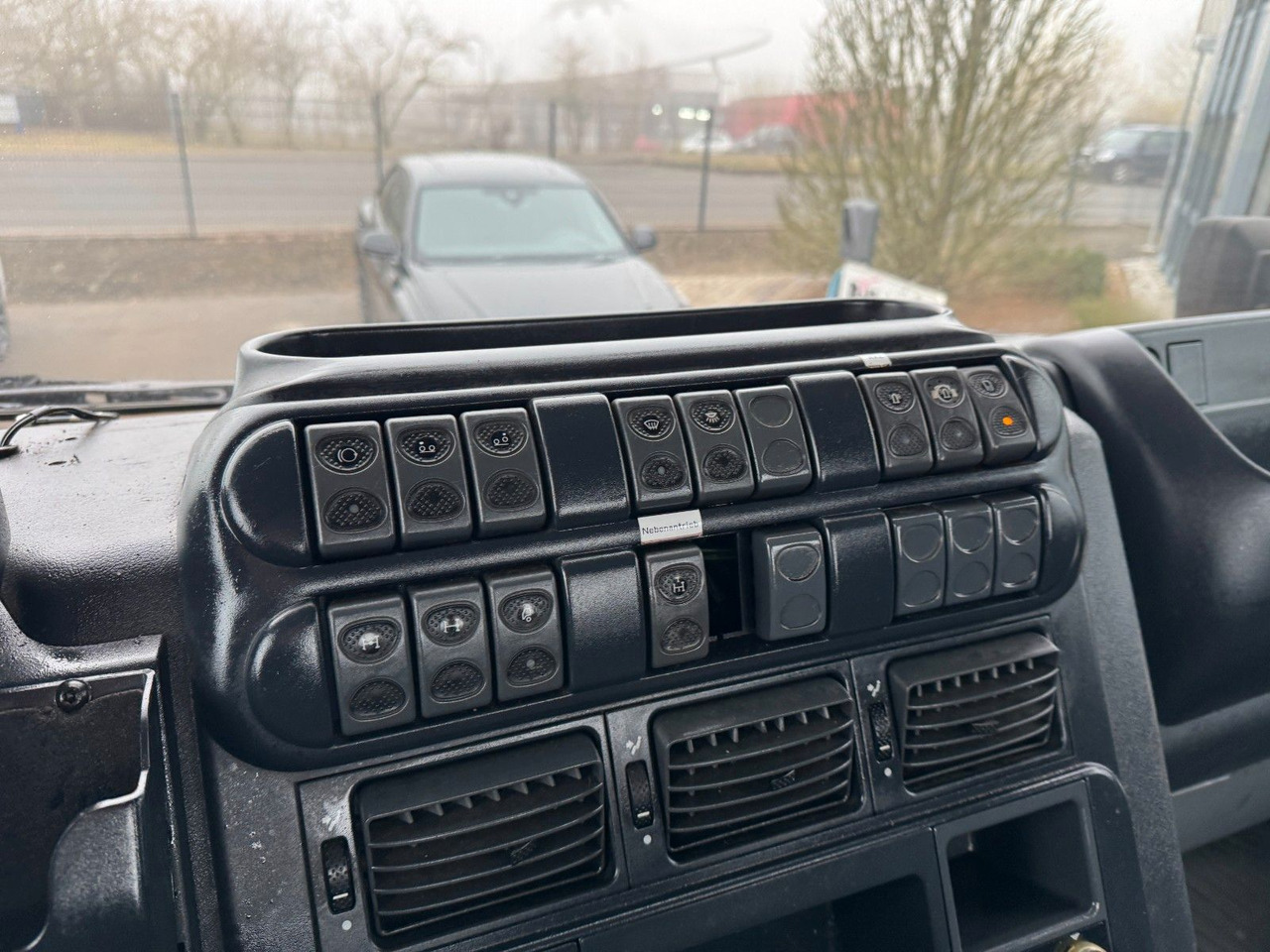 Iveco Trakker 410 E 5 6x4/2 Winterdienst / Lift/Lenka. - Cab chassis truck: picture 3 Iveco Trakker 410 E 5 6x4/2 Winterdienst / Lift/Lenka. - Cab chassis truck: picture 3