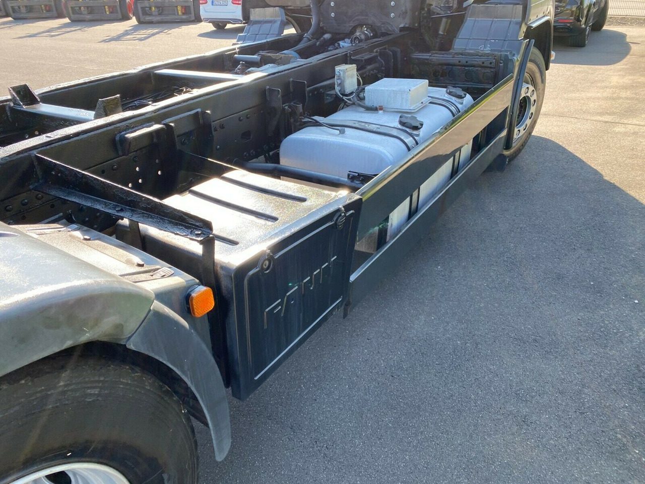 MAN 26.320 TGA 6x2 MAN 26.320 TGA 6x2 - Cab chassis truck: picture 4 MAN 26.320 TGA 6x2 MAN 26.320 TGA 6x2 - Cab chassis truck: picture 4