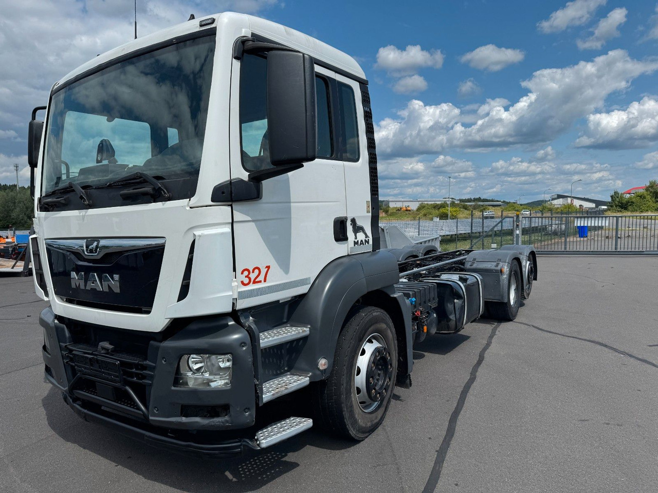 MAN TGS 26.320 6x2 Fahrgestell - Unfall - Cab chassis truck: picture 1 MAN TGS 26.320 6x2 Fahrgestell - Unfall - Cab chassis truck: picture 1