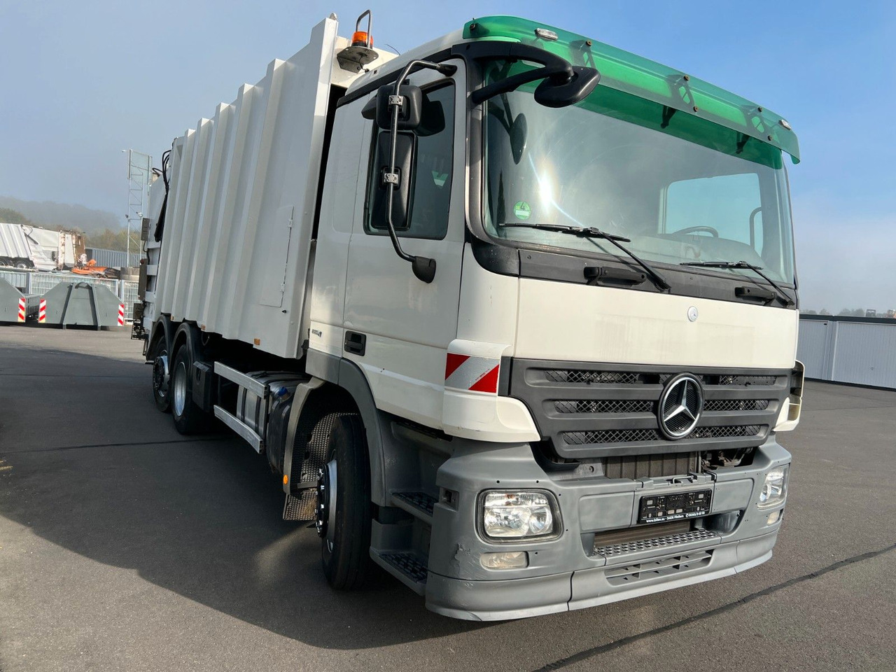 Mercedes-Benz Actros 2532 6x2 Faun Vario 524 Euro 5 Mercedes-Benz Actros 2532 6x2 Faun Vario 524 Euro 5 - Garbage truck: picture 3 Mercedes-Benz Actros 2532 6x2 Faun Vario 524 Euro 5 Mercedes-Benz Actros 2532 6x2 Faun Vario 524 Euro 5 - Garbage truck: picture 3