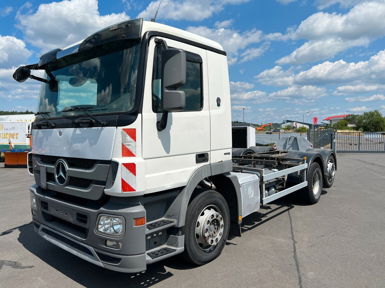 Mercedes-Benz Actros 2532 6x2 MP 3 Lenkachse /Liftachse / Mercedes-Benz Actros 2532 6x2 MP 3 Lenkachse /Liftachse / - Cab chassis truck: picture 1 Mercedes-Benz Actros 2532 6x2 MP 3 Lenkachse /Liftachse / Mercedes-Benz Actros 2532 6x2 MP 3 Lenkachse /Liftachse / - Cab chassis truck: picture 1