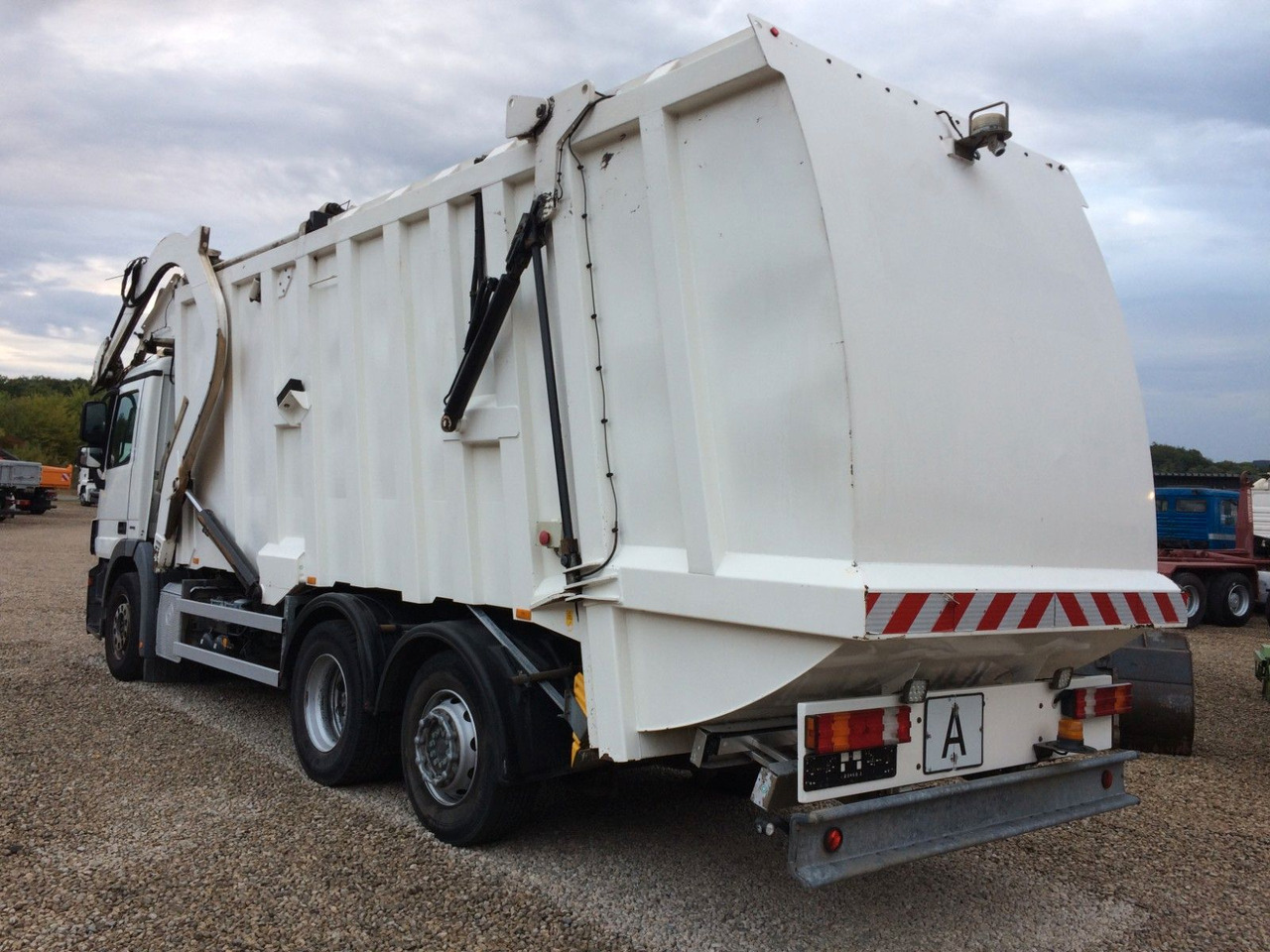 Mercedes-Benz Actros 2532 MP 3 Faun Frontlader 533 Waage Mercedes-Benz Actros 2532 MP 3 Faun Frontlader 533 Waage - Garbage truck: picture 2 Mercedes-Benz Actros 2532 MP 3 Faun Frontlader 533 Waage Mercedes-Benz Actros 2532 MP 3 Faun Frontlader 533 Waage - Garbage truck: picture 2