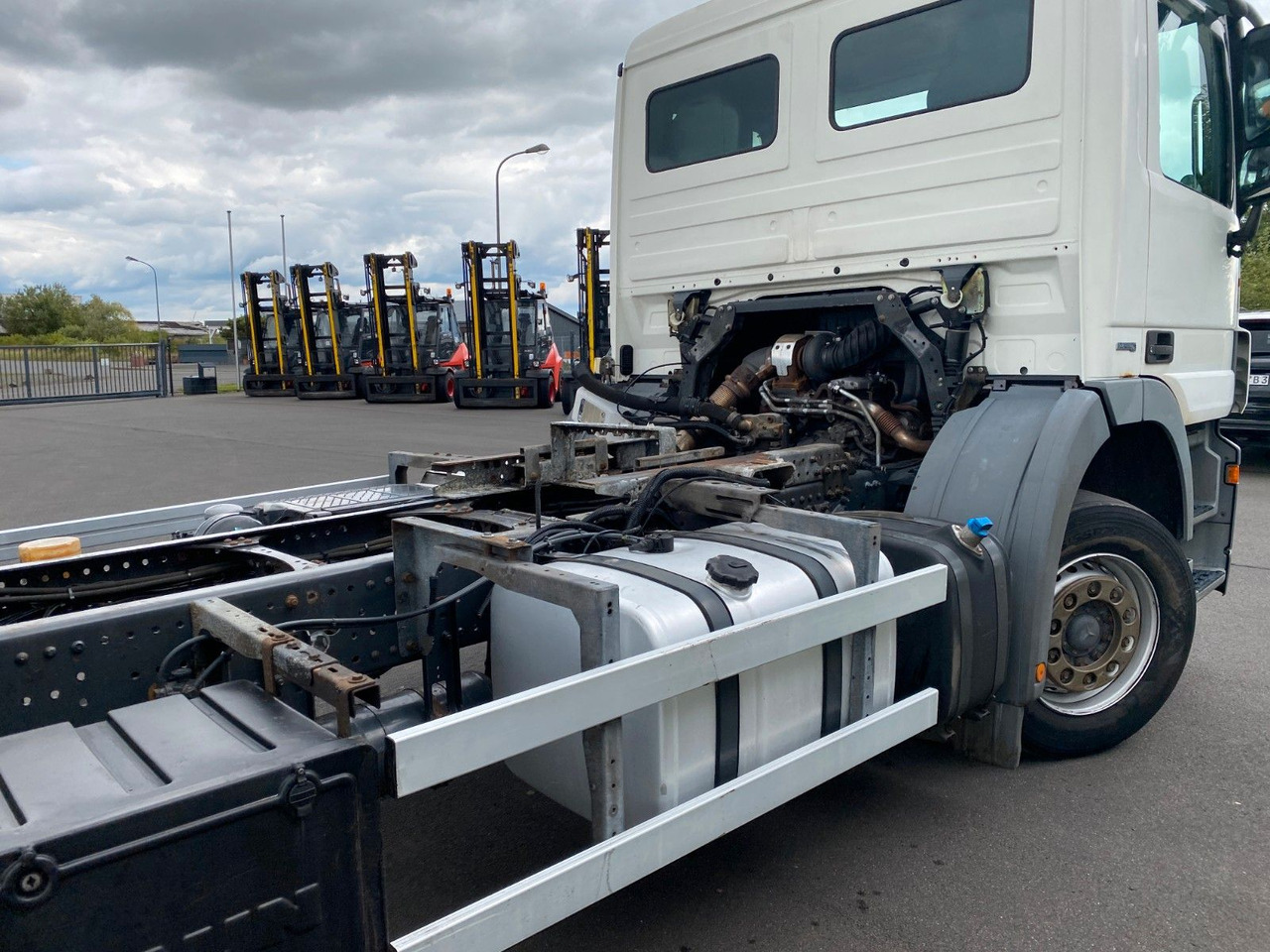 Mercedes-Benz Actros 2532 MP3 6x2 Hydraulik, 10 x am Lager Mercedes-Benz Actros 2532 MP3 6x2 Hydraulik, 10 x am Lager - Cab chassis truck: picture 4 Mercedes-Benz Actros 2532 MP3 6x2 Hydraulik, 10 x am Lager Mercedes-Benz Actros 2532 MP3 6x2 Hydraulik, 10 x am Lager - Cab chassis truck: picture 4