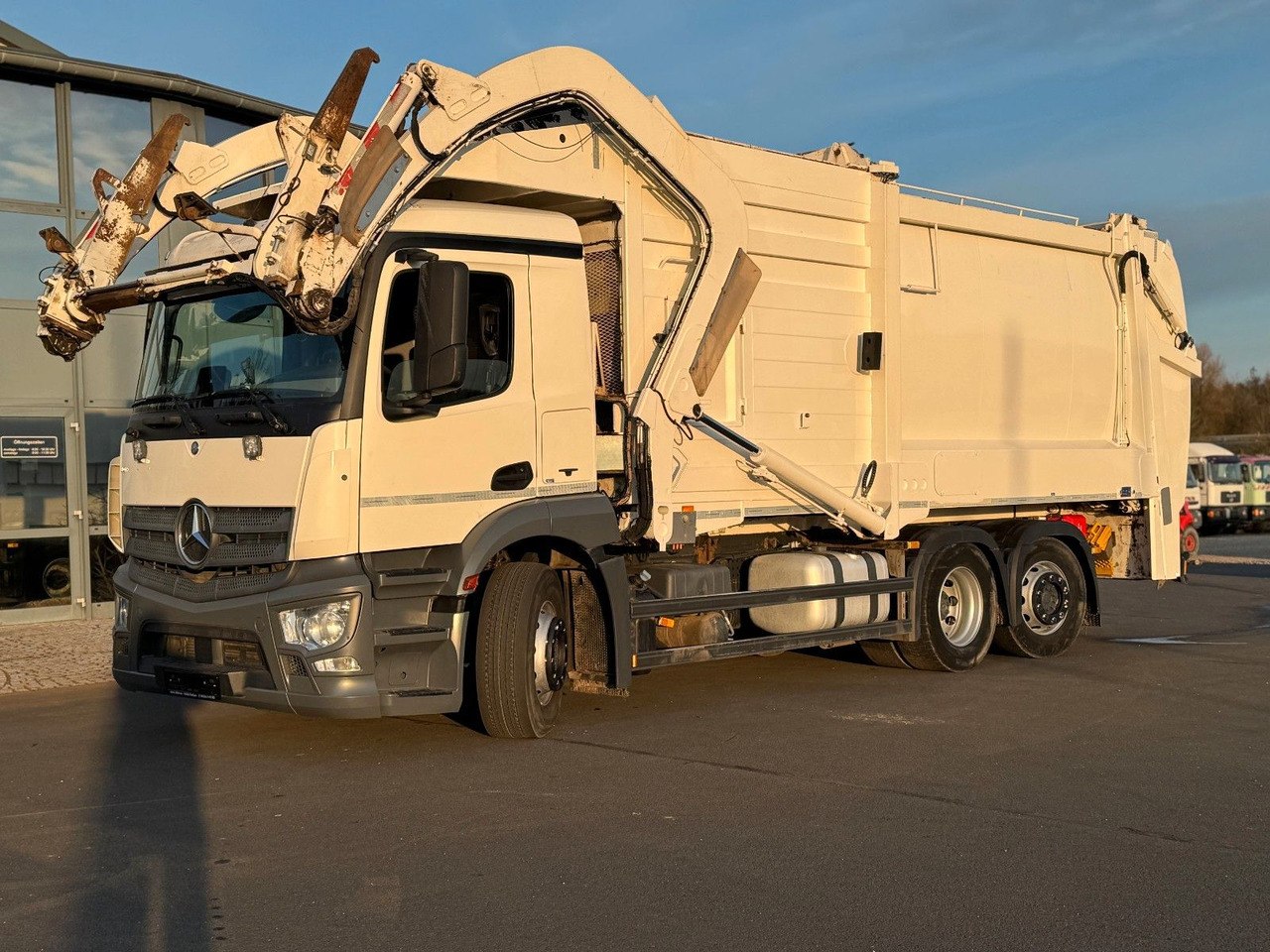 Mercedes-Benz Antos 2533 6x2 Heil Frontlader Waage Funk Mercedes-Benz Antos 2533 6x2 Heil Frontlader Waage Funk - Tipper: picture 1 Mercedes-Benz Antos 2533 6x2 Heil Frontlader Waage Funk Mercedes-Benz Antos 2533 6x2 Heil Frontlader Waage Funk - Tipper: picture 1