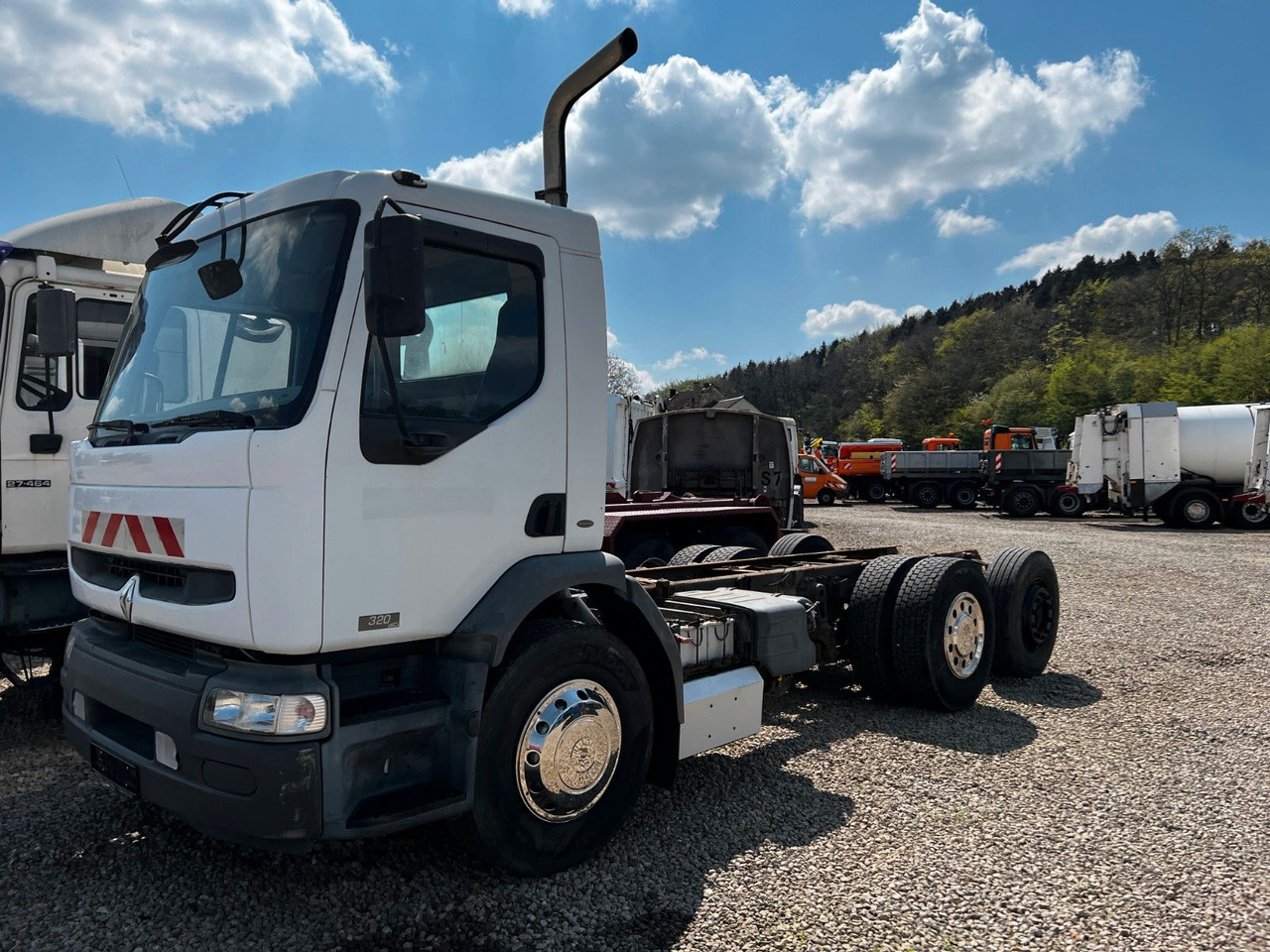 Renault 320 DCI Premium 6x2 Hydraulik Renault 320 DCI Premium 6x2 Hydraulik - Garbage truck: picture 1 Renault 320 DCI Premium 6x2 Hydraulik Renault 320 DCI Premium 6x2 Hydraulik - Garbage truck: picture 1