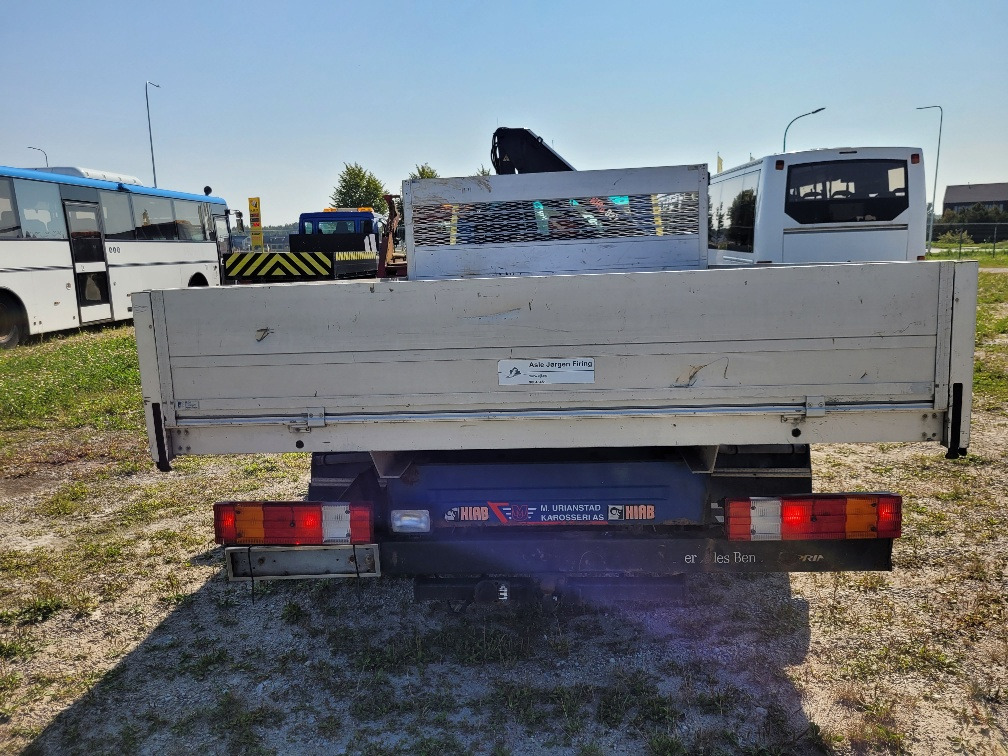 MERCEDES – BENZ SPRINTER 616CDI HIAB 027-2 Crane 10.2004  - Flatbed van: picture 5 MERCEDES – BENZ SPRINTER 616CDI HIAB 027-2 Crane 10.2004  - Flatbed van: picture 5