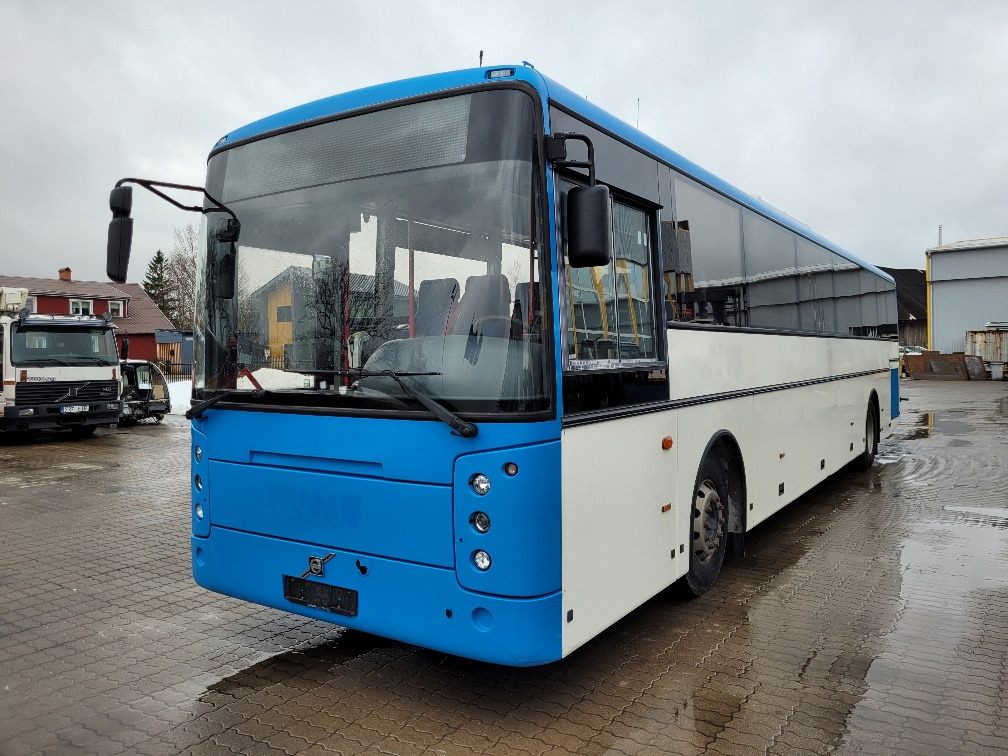 VOLVO B9R VEST CONTRAST, KLIIMA, 10.2012, EURO 5, HANDICAP LIFT, 51 seats, 12,8m  - Suburban bus: picture 2 VOLVO B9R VEST CONTRAST, KLIIMA, 10.2012, EURO 5, HANDICAP LIFT, 51 seats, 12,8m  - Suburban bus: picture 2