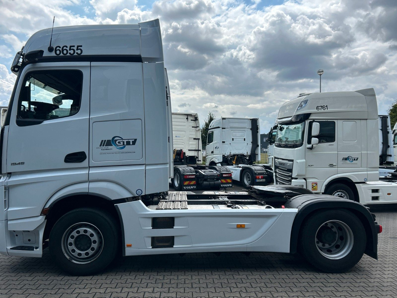 Tractor unit Mercedes-Benz 1845 LS 4x2, Bigspace, Retarder: picture 7