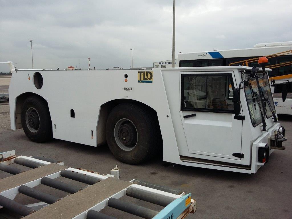 Pushback Tractor TLD TMX400-30 - Pushback tractor: picture 3 Pushback Tractor TLD TMX400-30 - Pushback tractor: picture 3