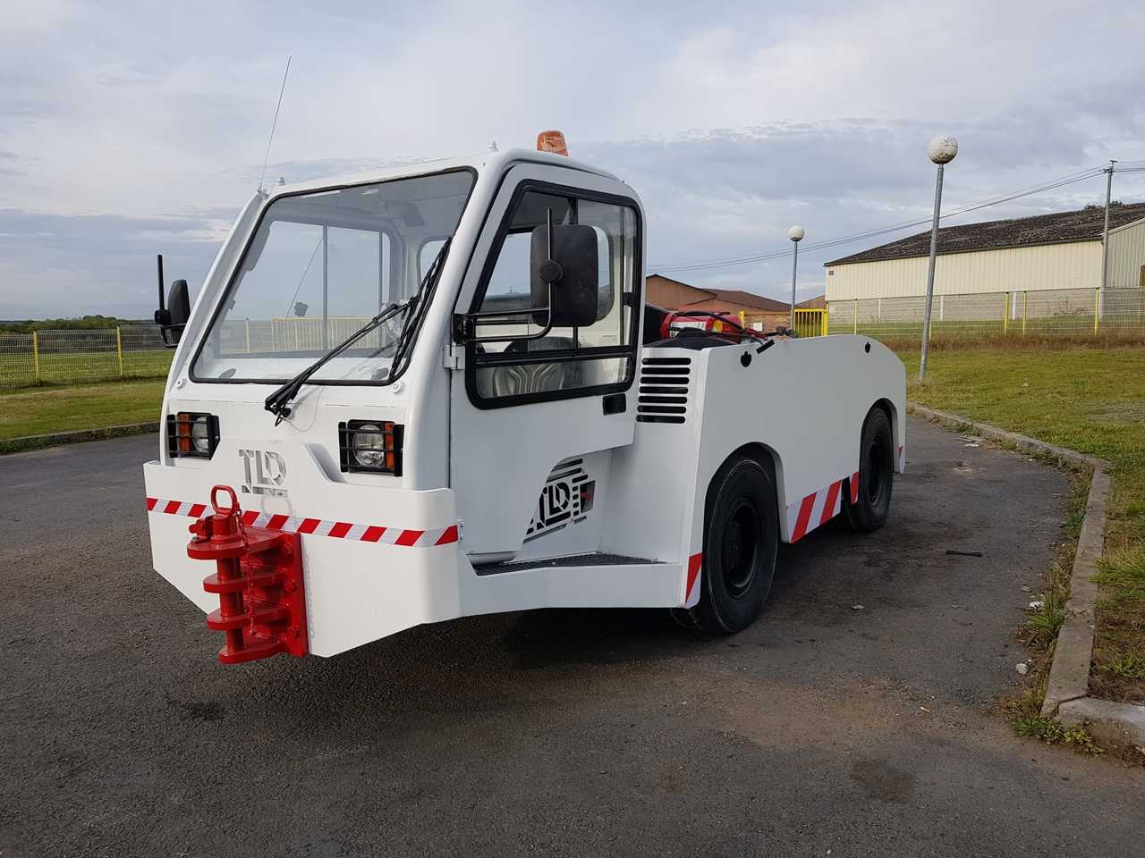 TLD Pushback TMX150-12 - Pushback tractor: picture 1 TLD Pushback TMX150-12 - Pushback tractor: picture 1