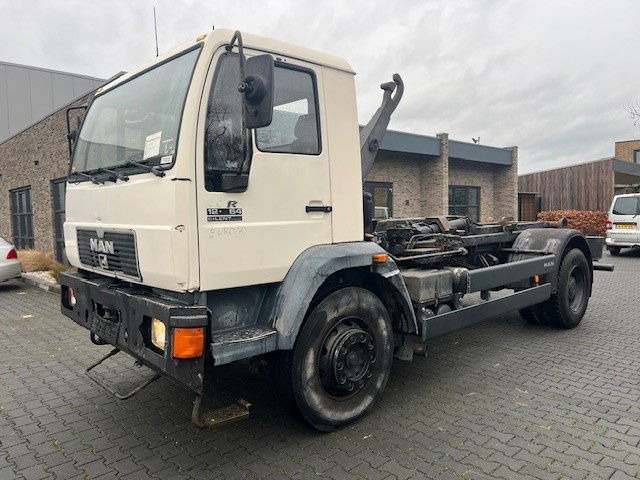 MAN 18.284 18.264 Steel spring - Container transporter/ Swap body truck: picture 1 MAN 18.284 18.264 Steel spring - Container transporter/ Swap body truck: picture 1