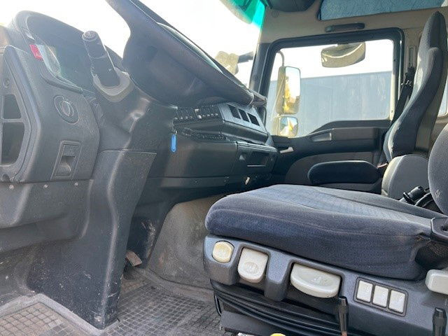 MAN TGA 26.440 .440 6x2 - Container transporter/ Swap body truck: picture 5 MAN TGA 26.440 .440 6x2 - Container transporter/ Swap body truck: picture 5