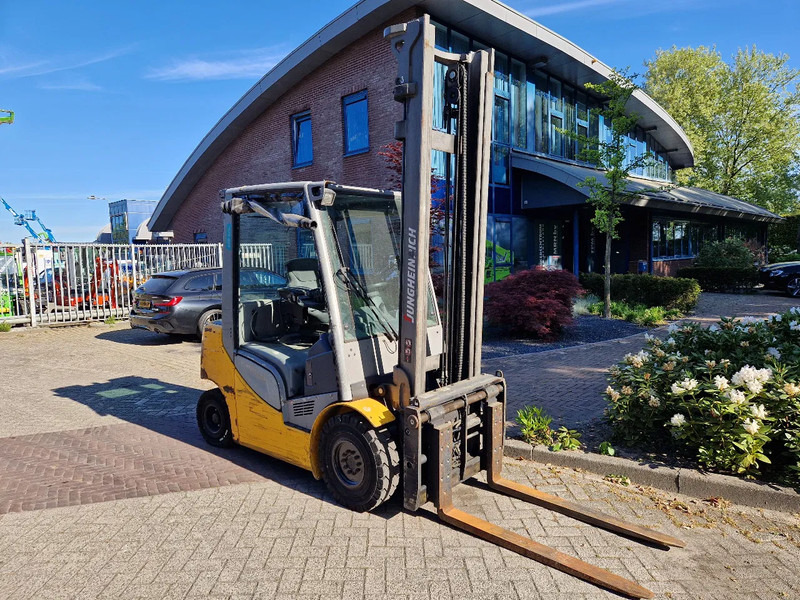 Jungheinrich DFG 425S - Diesel forklift: picture 3 Jungheinrich DFG 425S - Diesel forklift: picture 3