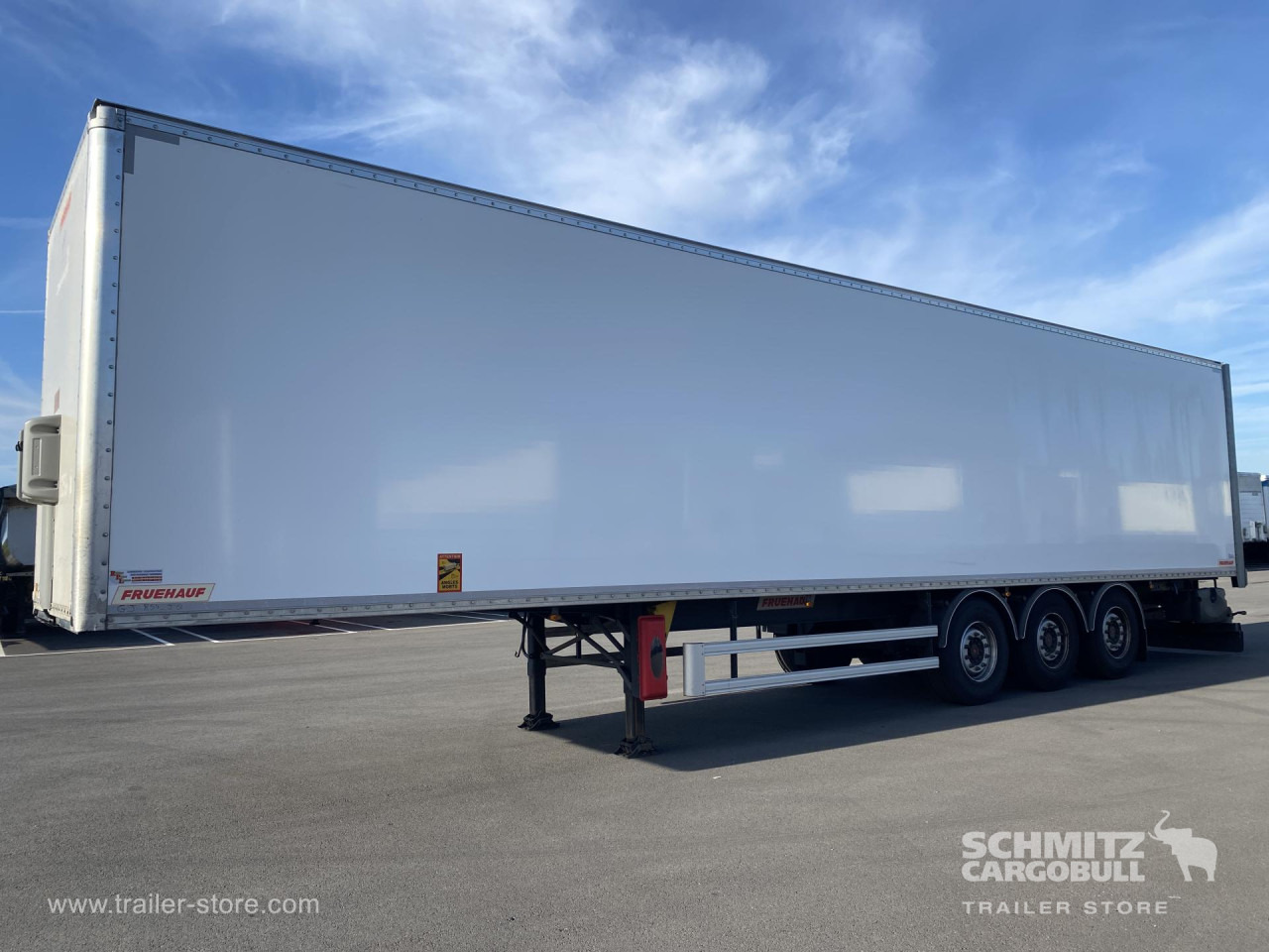 FRUEHAUF Dryfreight Standard Roller shutter door - Closed box semi-trailer: picture 1 FRUEHAUF Dryfreight Standard Roller shutter door - Closed box semi-trailer: picture 1