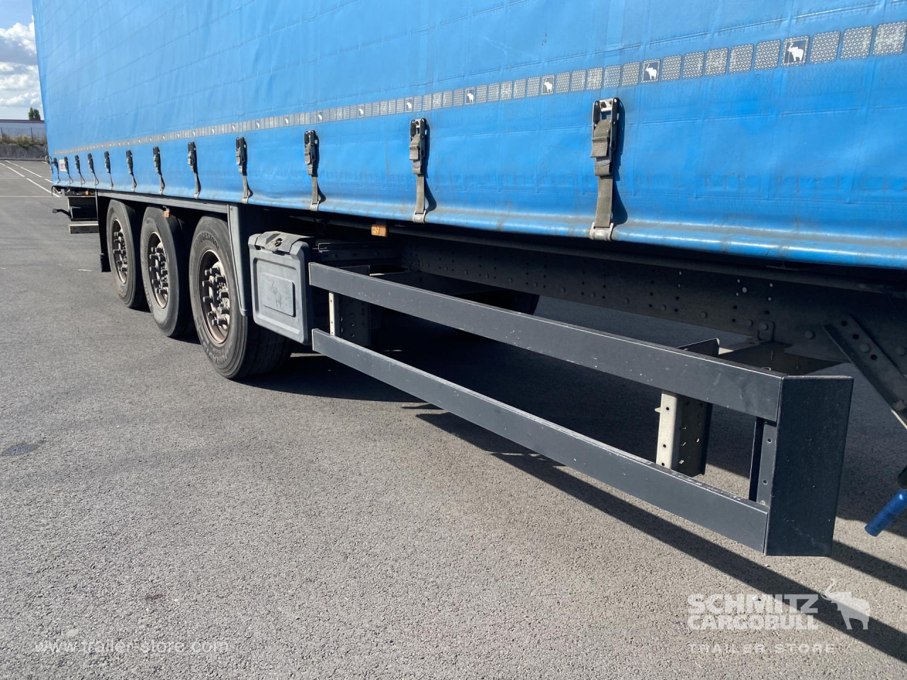 SCHMITZ Curtainsider Standard - Curtainsider semi-trailer: picture 3 SCHMITZ Curtainsider Standard - Curtainsider semi-trailer: picture 3