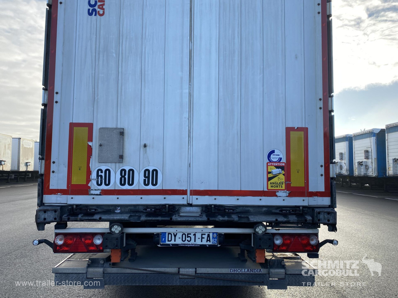 SCHMITZ Curtainsider Standard Taillift - Curtainsider semi-trailer: picture 2 SCHMITZ Curtainsider Standard Taillift - Curtainsider semi-trailer: picture 2
