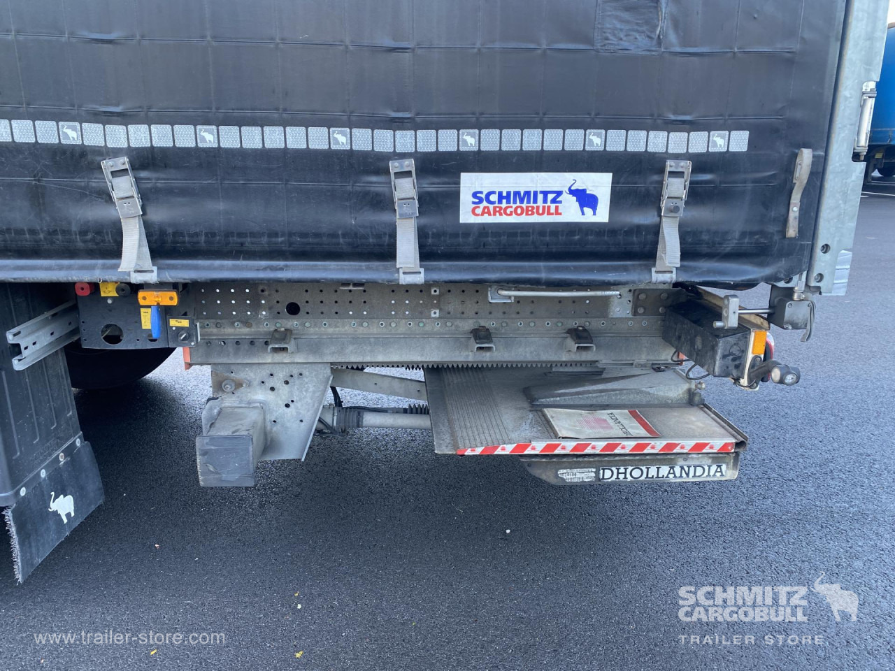 SCHMITZ Curtainsider Standard Taillift - Curtainsider semi-trailer: picture 2 SCHMITZ Curtainsider Standard Taillift - Curtainsider semi-trailer: picture 2