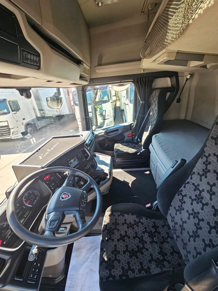 Tractor unit Scania R450 HYVA Hydraulics, Full Spoiler, Digital Disp: picture 7