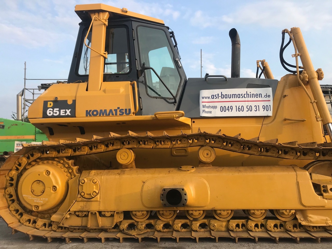 KOMATSU D65EX-12 mit Ripperventil - Bulldozer: picture 1 KOMATSU D65EX-12 mit Ripperventil - Bulldozer: picture 1