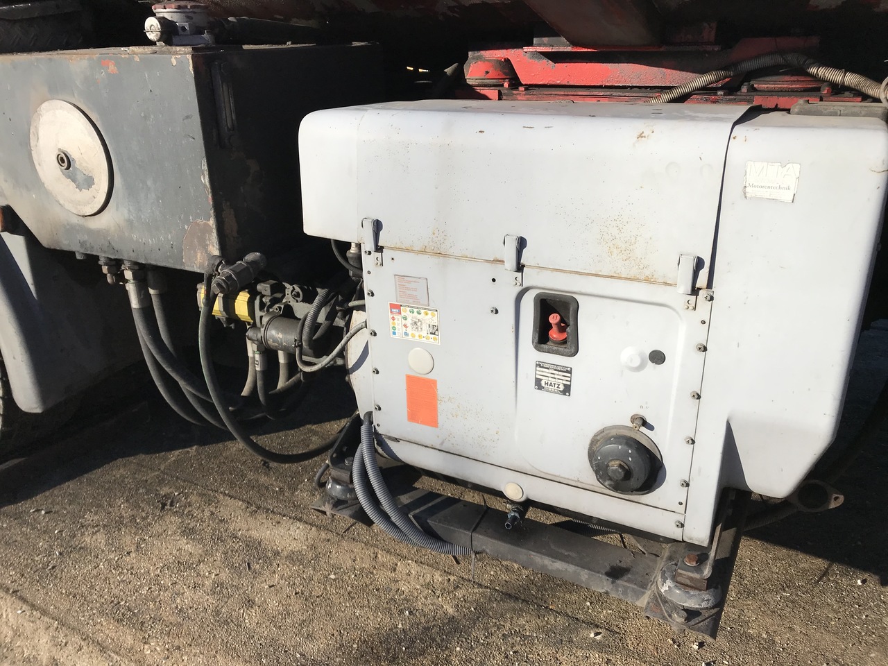 MAN Asphaltsprayer TGA 26.480 6x2-2 - Asphalt distributor: picture 3 MAN Asphaltsprayer TGA 26.480 6x2-2 - Asphalt distributor: picture 3