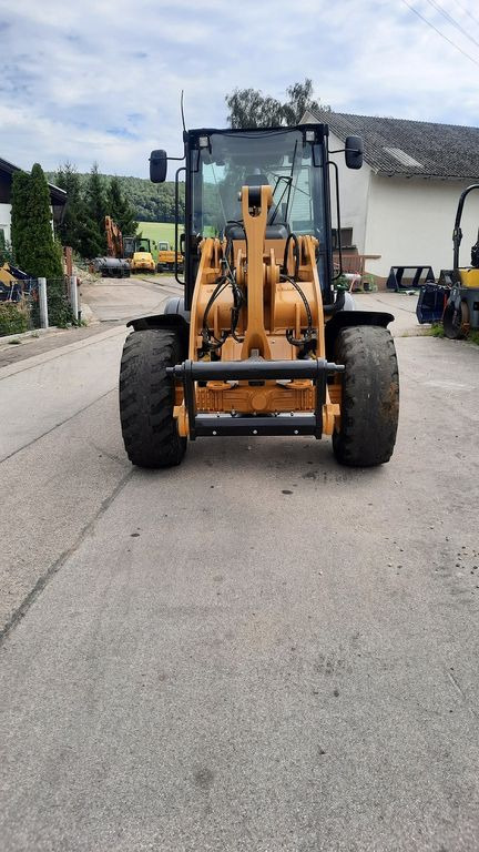 CAT 908M - Wheel loader: picture 2 CAT 908M - Wheel loader: picture 2