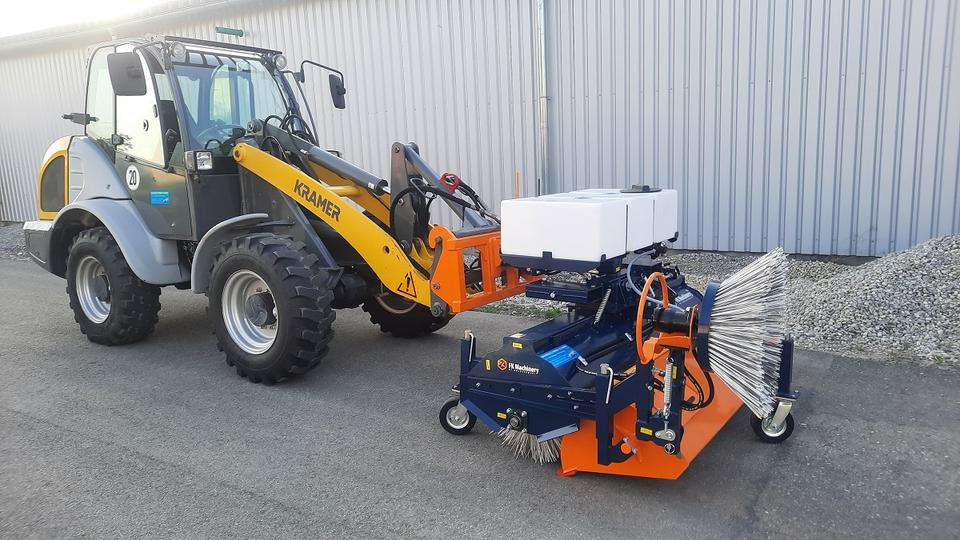 Kehrmaschine Kramer 1,2, 1,5, 1,8 2,3 2,8m Euro Radlader Hoflader - Broom: picture 4 Kehrmaschine Kramer 1,2, 1,5, 1,8 2,3 2,8m Euro Radlader Hoflader - Broom: picture 4