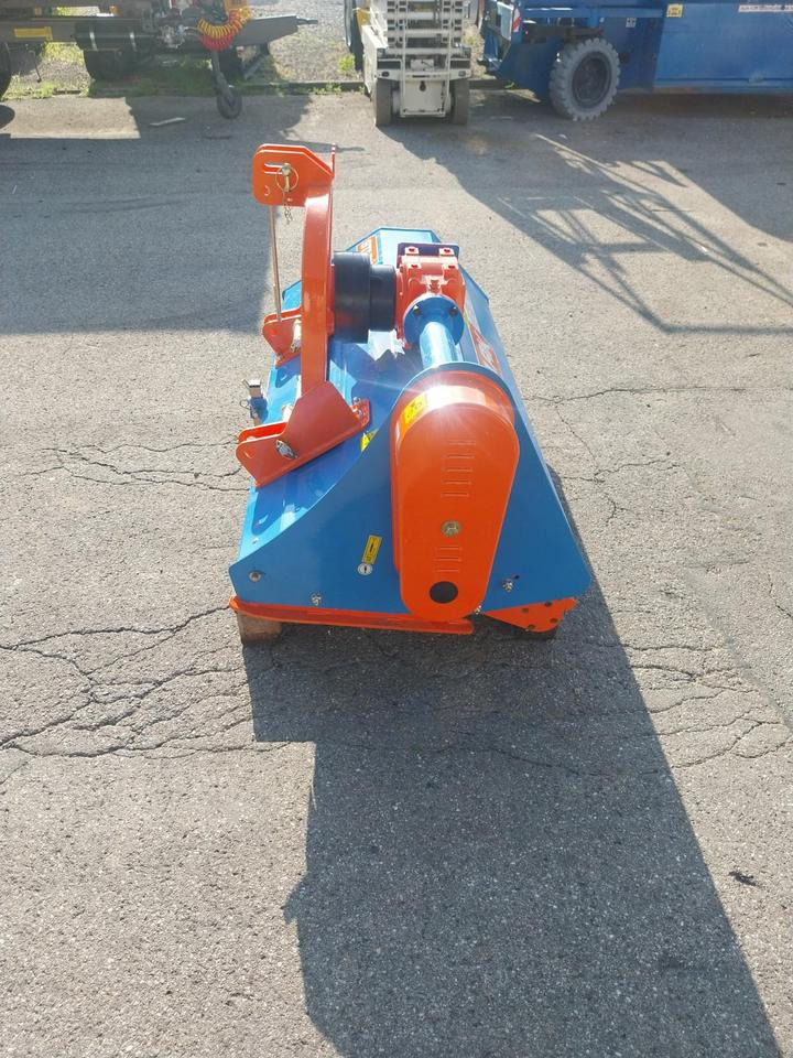 Mulcher Schlegelmulcher Stark KM 155 Mähwerk - Flail mower: picture 5 Mulcher Schlegelmulcher Stark KM 155 Mähwerk - Flail mower: picture 5