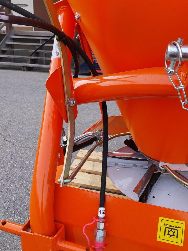 Salzstreuer 200l-500l Sand Splitt Schlepper Traktor Winterdienst - Sand/ Salt spreader: picture 5 Salzstreuer 200l-500l Sand Splitt Schlepper Traktor Winterdienst - Sand/ Salt spreader: picture 5