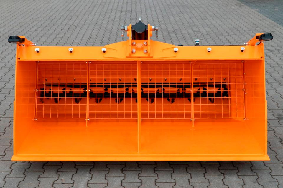 Salzstreuer Sandstreuer Splittstreuer Schlepper Traktor Fendt - Sand/ Salt spreader: picture 1 Salzstreuer Sandstreuer Splittstreuer Schlepper Traktor Fendt - Sand/ Salt spreader: picture 1