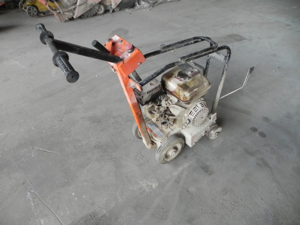 SAINT GOBAIN Norton Clipper C 51 Kleinteile - Construction machinery: picture 3 SAINT GOBAIN Norton Clipper C 51 Kleinteile - Construction machinery: picture 3