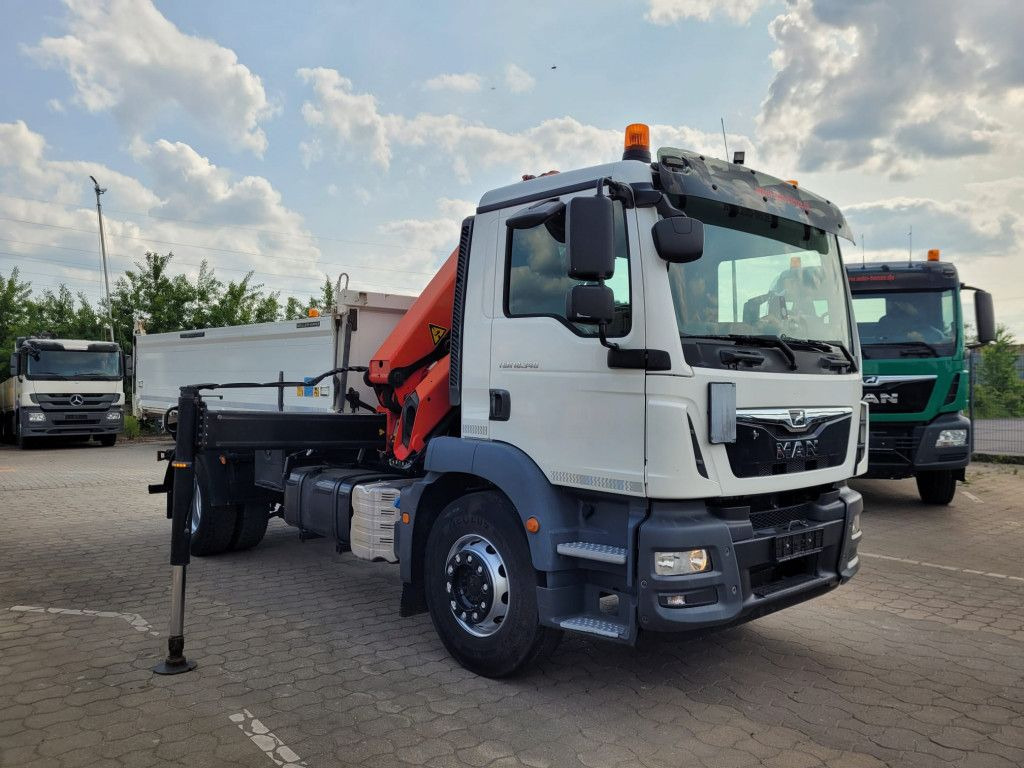 MAN TG-M 18.340 4x2 2-Achs Kipper Kran Palf. PK 130 - Tipper, Crane truck: picture 2 MAN TG-M 18.340 4x2 2-Achs Kipper Kran Palf. PK 130 - Tipper, Crane truck: picture 2