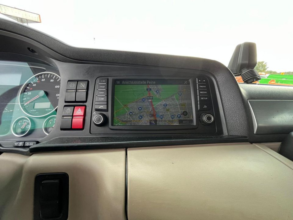 MAN TG-X 26.460 6x2-2 BL Pritsche Kran PK 24.001 Funk Lenk - Dropside/ Flatbed truck, Crane truck: picture 4 MAN TG-X 26.460 6x2-2 BL Pritsche Kran PK 24.001 Funk Lenk - Dropside/ Flatbed truck, Crane truck: picture 4