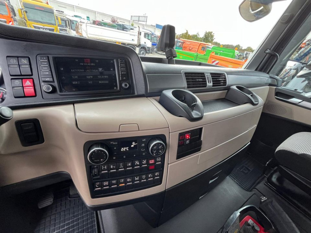 MAN TG-X 26.460 6x2-2 BL Pritsche Kran PK 24.001 Funk Lenk - Dropside/ Flatbed truck, Crane truck: picture 3 MAN TG-X 26.460 6x2-2 BL Pritsche Kran PK 24.001 Funk Lenk - Dropside/ Flatbed truck, Crane truck: picture 3