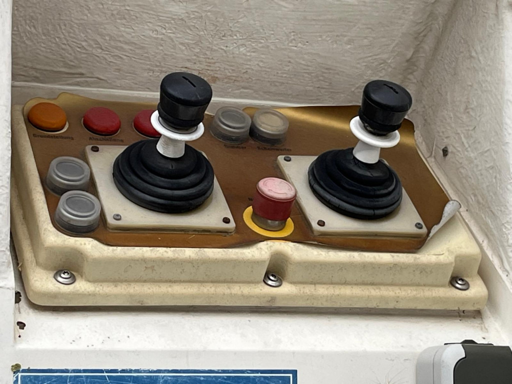 MERCEDES-BENZ Vario 612 D Hubarbeitsbühne Arbeitshöhe 18m - Truck mounted aerial platform: picture 3 MERCEDES-BENZ Vario 612 D Hubarbeitsbühne Arbeitshöhe 18m - Truck mounted aerial platform: picture 3