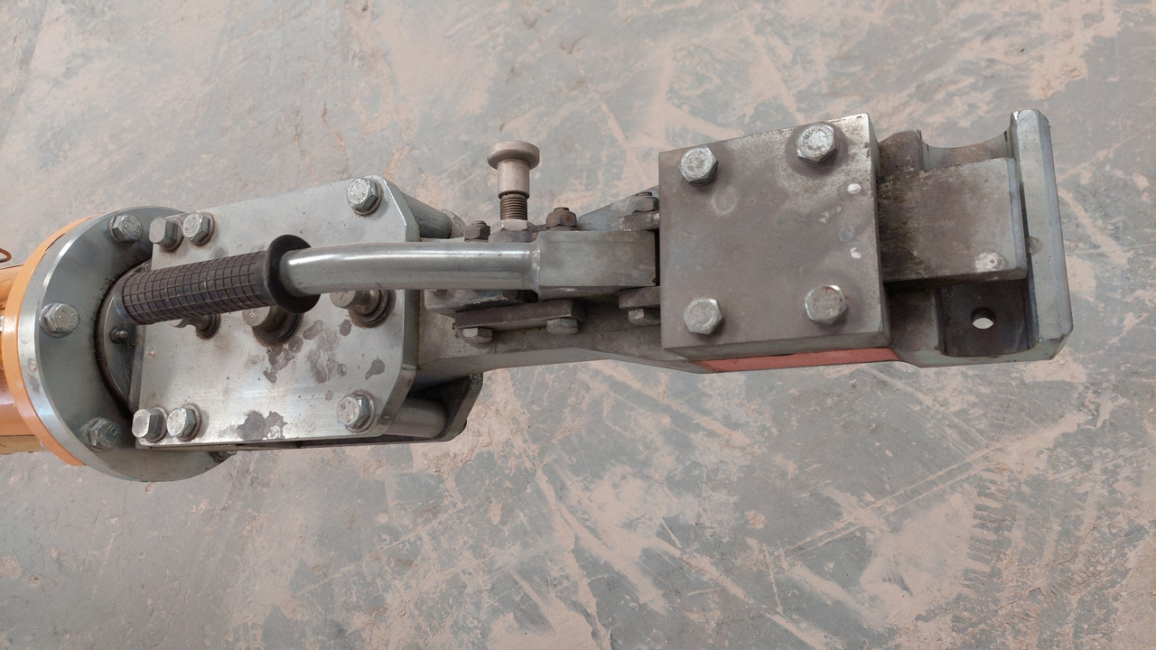 Towbar A220 JMS - Ground support equipment: picture 4 Towbar A220 JMS - Ground support equipment: picture 4