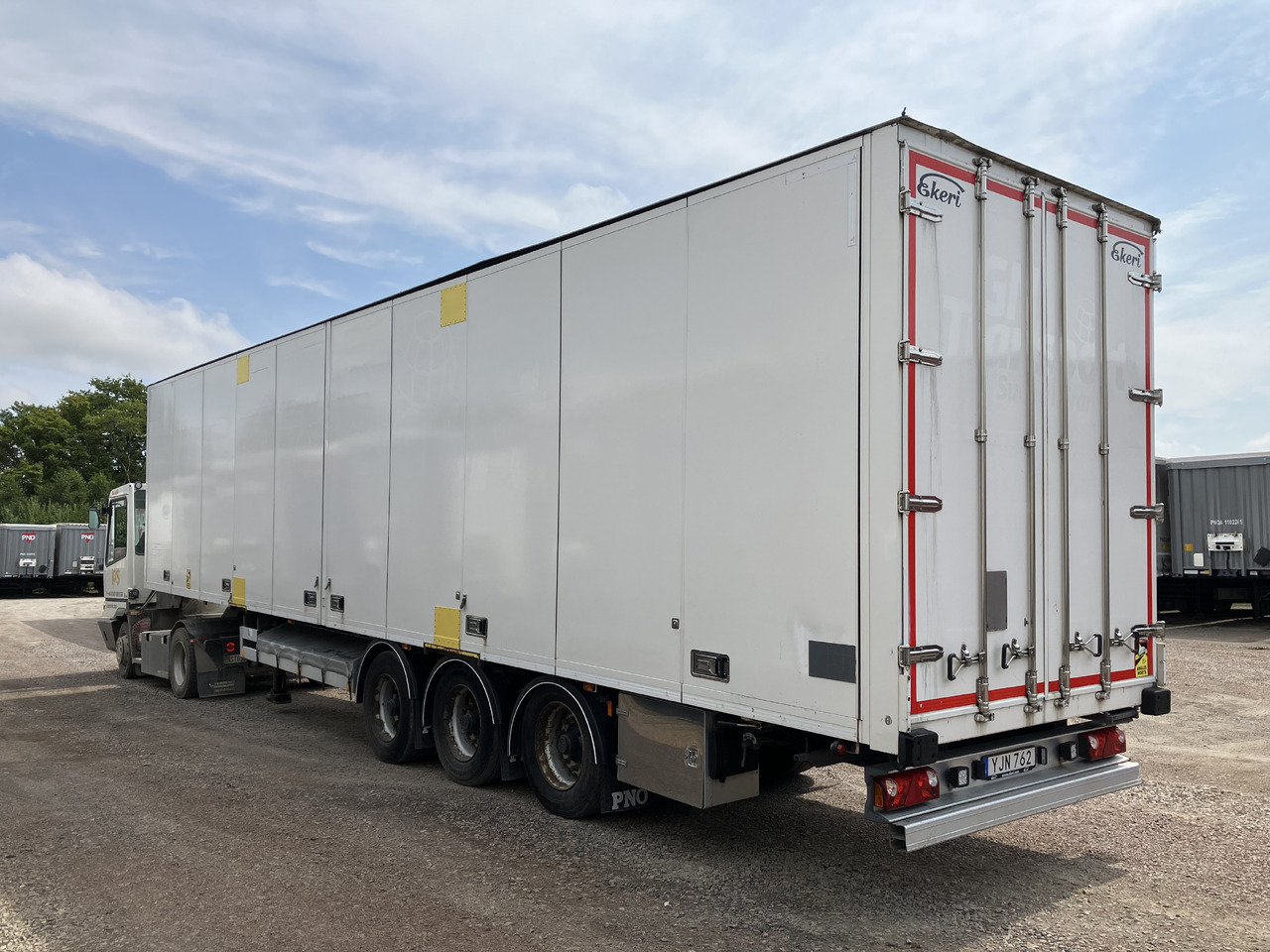 Closed box semi-trailer EKERI BOX OPENSIDE - TARP ROOF - HUCKEPACK: picture 6